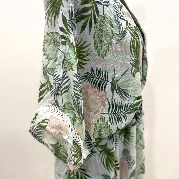 Miken • SWIM Leaf Printed Tie-Front Kimono Cover for Beach or Pool - Picture 5 of 15